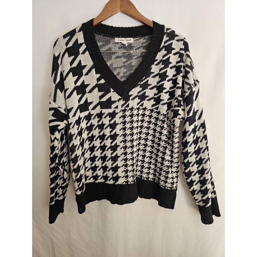 Caren Sport Women’s Plus 2X Sweater Black White Houndstooth Knit Pullover V-Neck